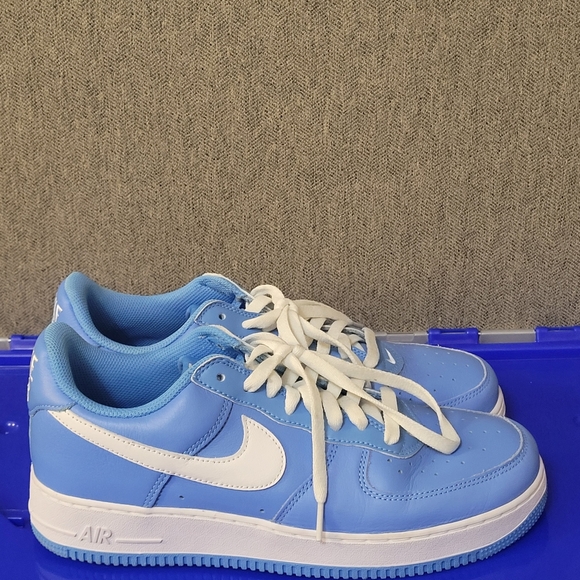 Nike Air Force 1s Carolina Blue Anniversary Edition - Picture 2 of 6